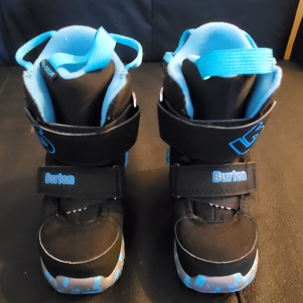 Burton Mini Grom snowboarding boots